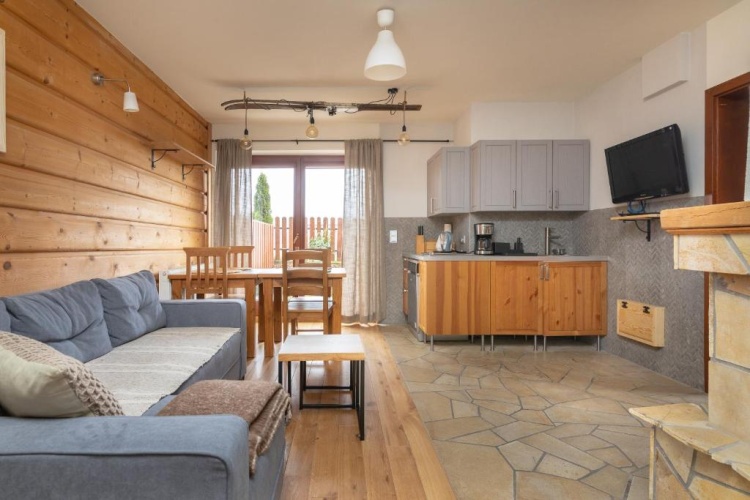 2 Bedrooms Apartment with mountain view