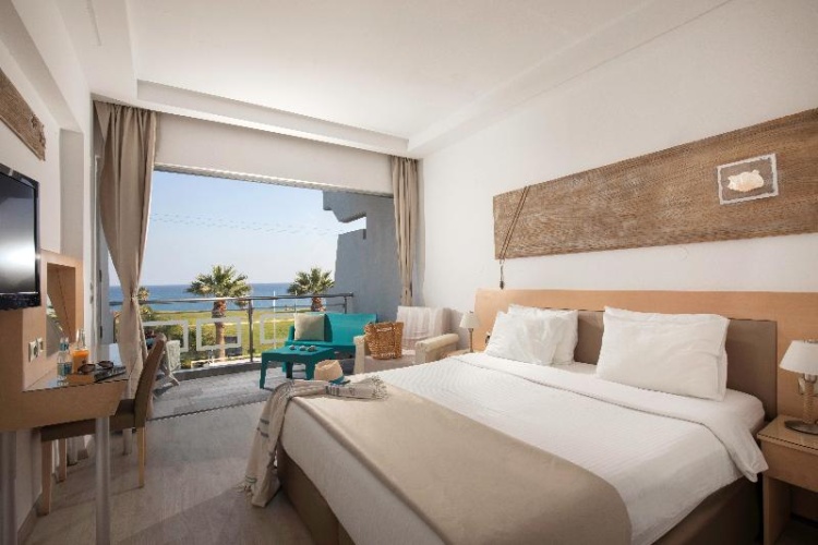 Standard Double room with balcony and with partial sea view