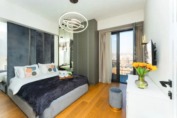 2 Bedrooms Luxury Apartment with city view