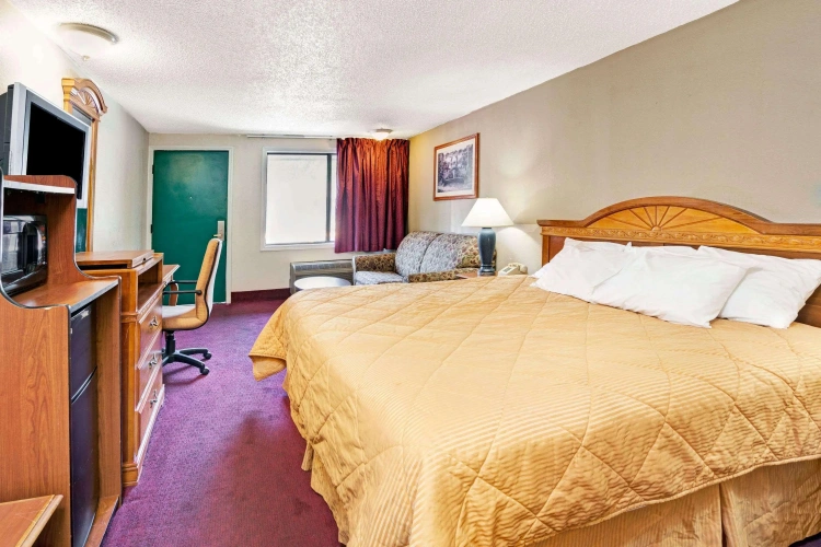 Knights Inn Detroit Area / Sterling Heights