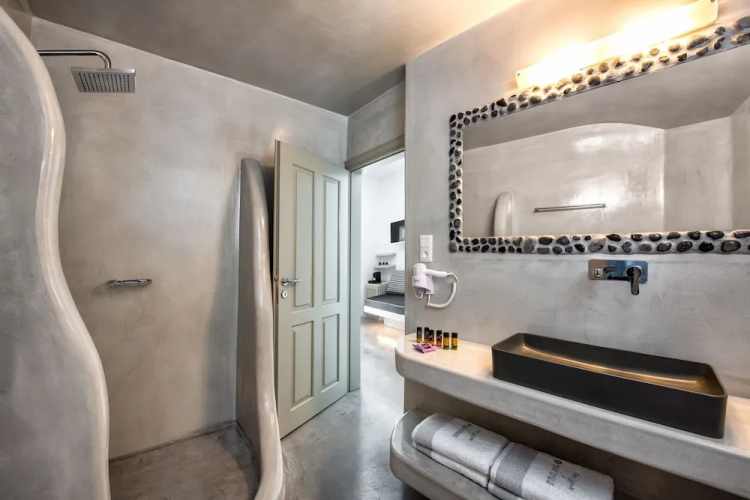 Kaleidoscope Oia Suites