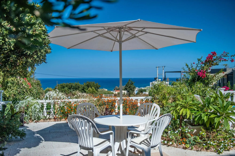 Rouladina Apt 5 in Stalos