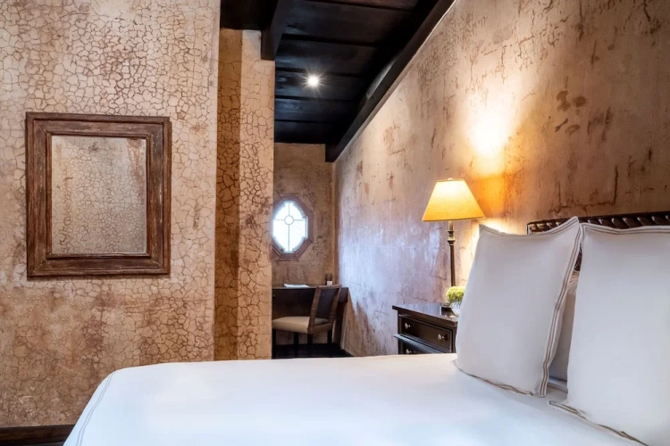 Deluxe Double Suite
