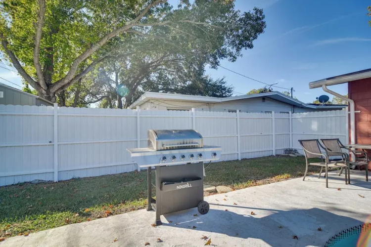 Pinellas Park Escape w/ Heated Pool!