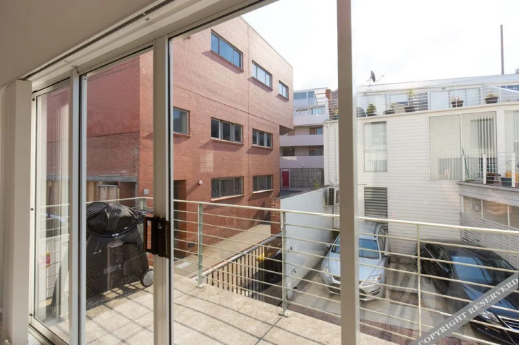 喷泉的酒店外景图