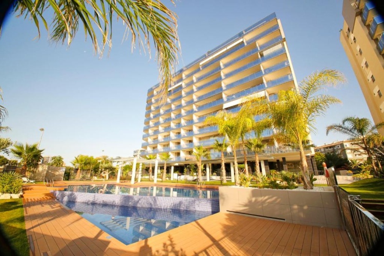 3 Bedrooms Apartment