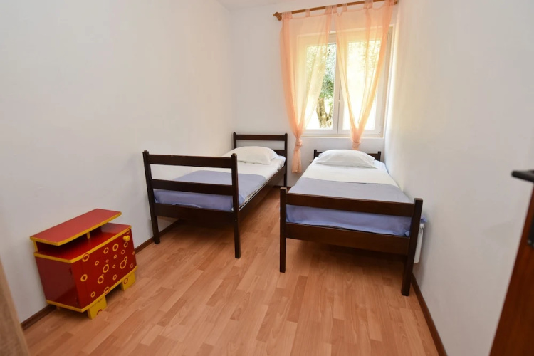 Apartments Caska VI