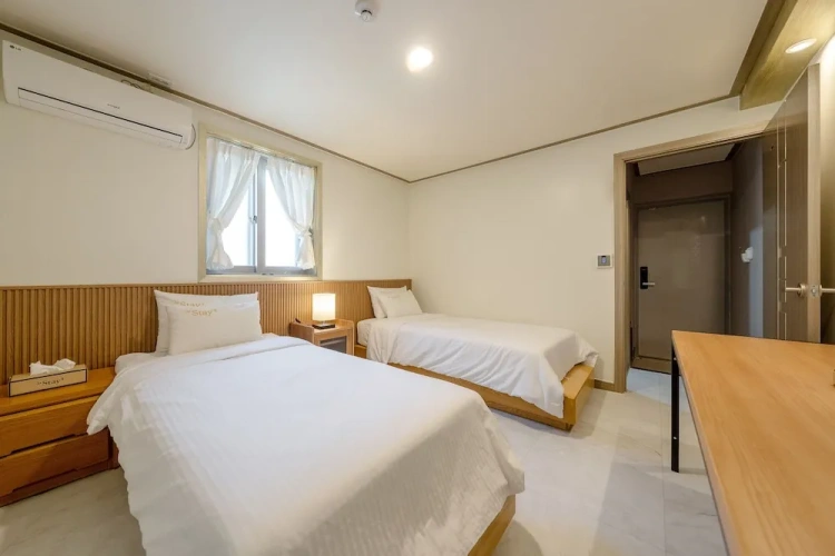 Premier Twin room