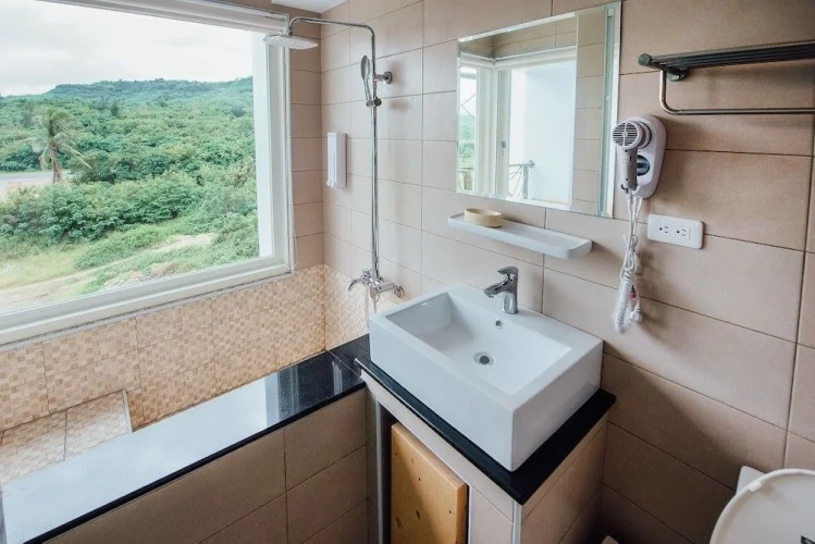 1 Bedroom Economy Double room with mountain view