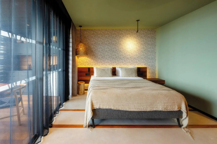 Wood Hotel & Spa