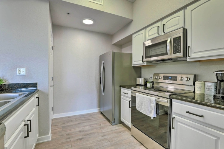 2 Bedrooms Apartment