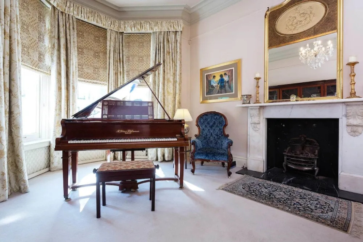 Veeve - Elgin Crescent