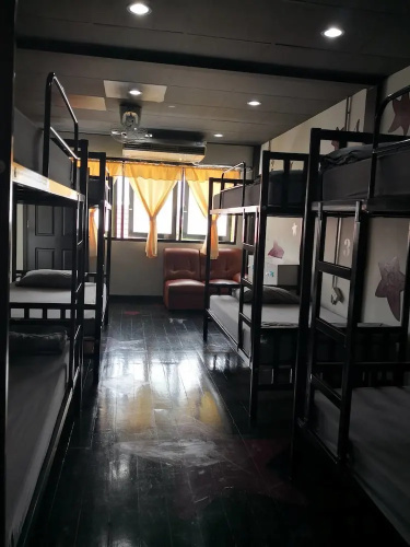 Feel Like Home Dormitory - Hostel