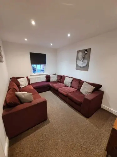 3 Laurel Court