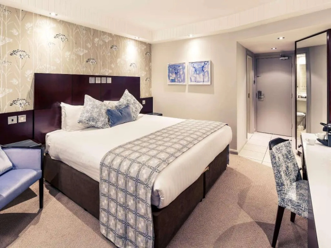 Mercure Leeds Parkway Hotel