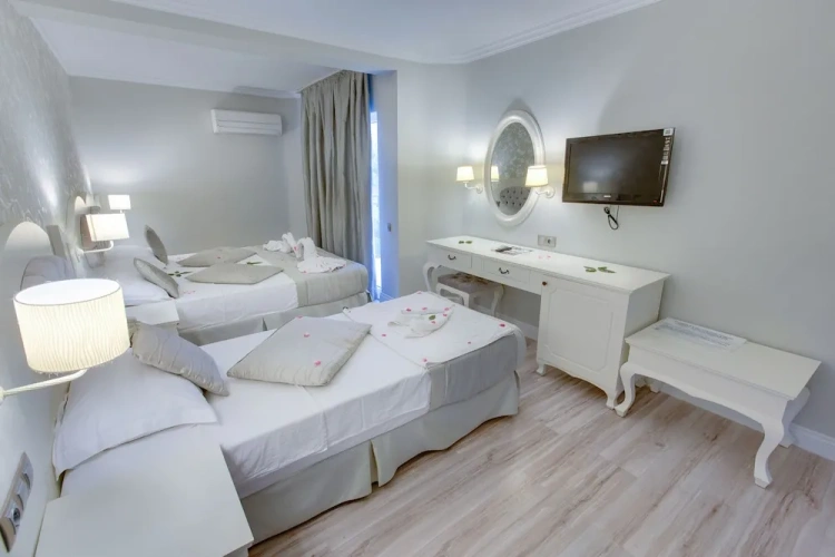Deluxe Studio with balcony