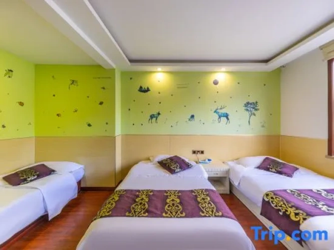 Standard Triple room