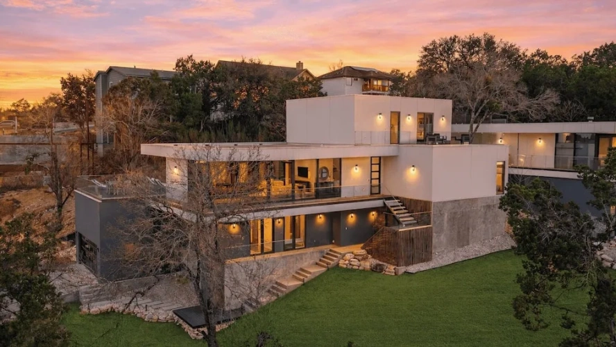 5 Bedrooms Cottage
