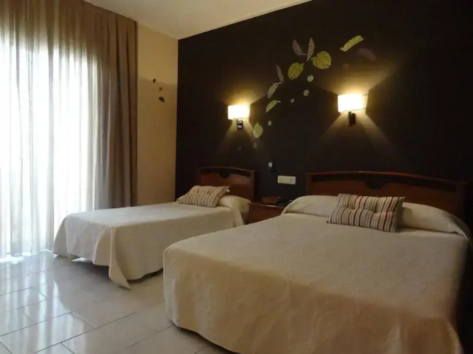 Hotel Llansola