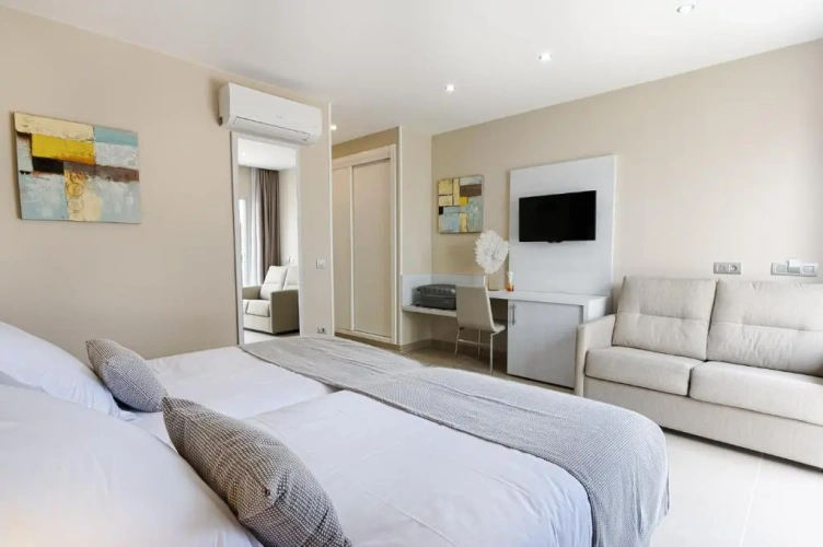 Deluxe Single room