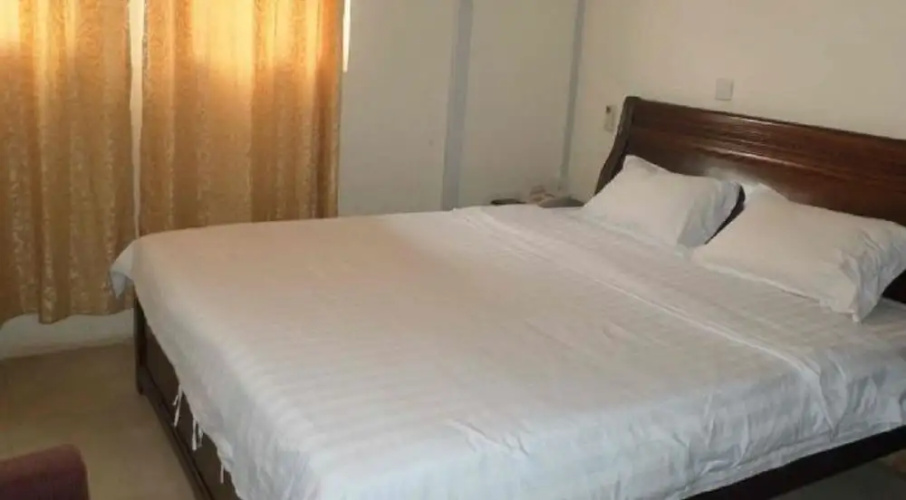Golden Simcha Hotel