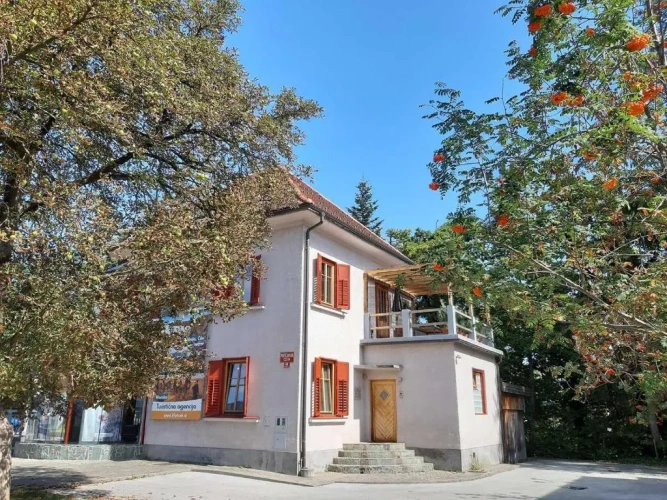 2 Bedrooms Cottage