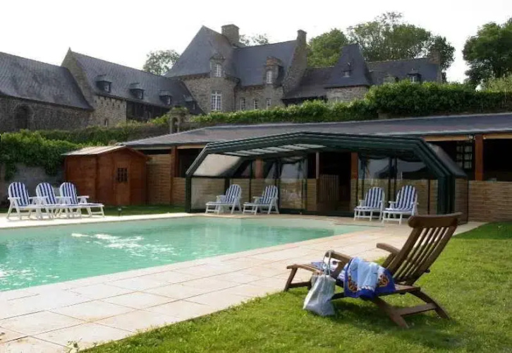 Chateau De Brelidy