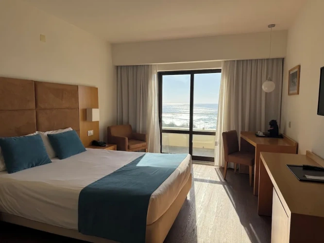 Superior Double room with balcony and with sea view