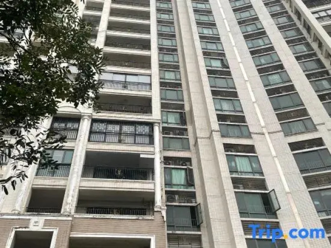 Tuyue Lakeview Homestay