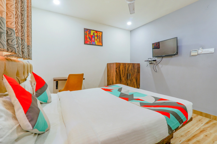 FabHotel The Mall Inn