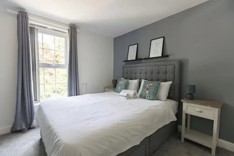 West Hull 2 bed apartment with Parking