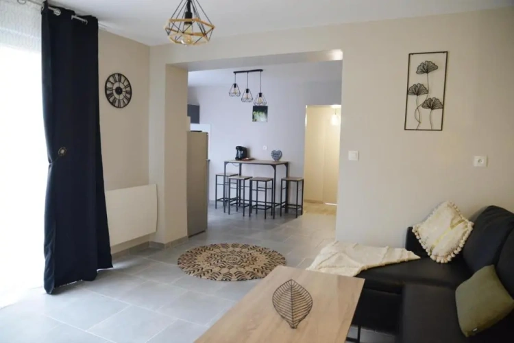 2 Bedrooms Apartment