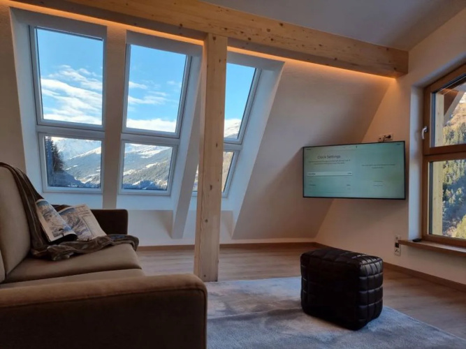 Apartment Top 6 See