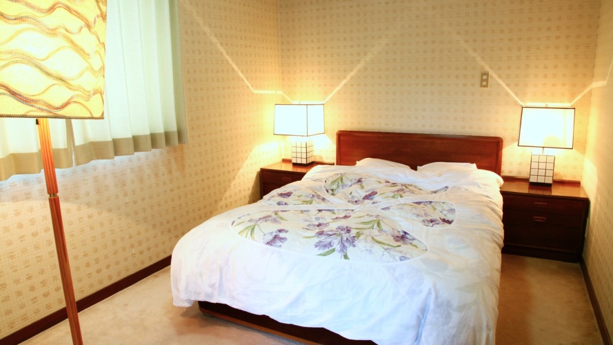 Standard Twin room with river view