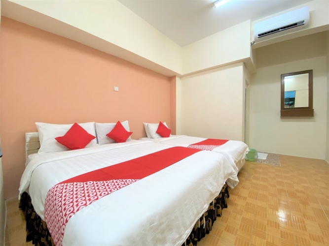 B Hotel