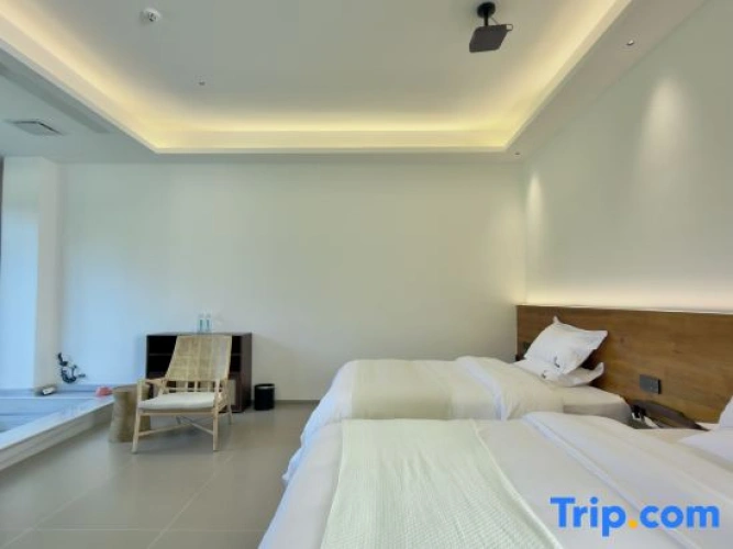 2 Bedrooms Attic Suite