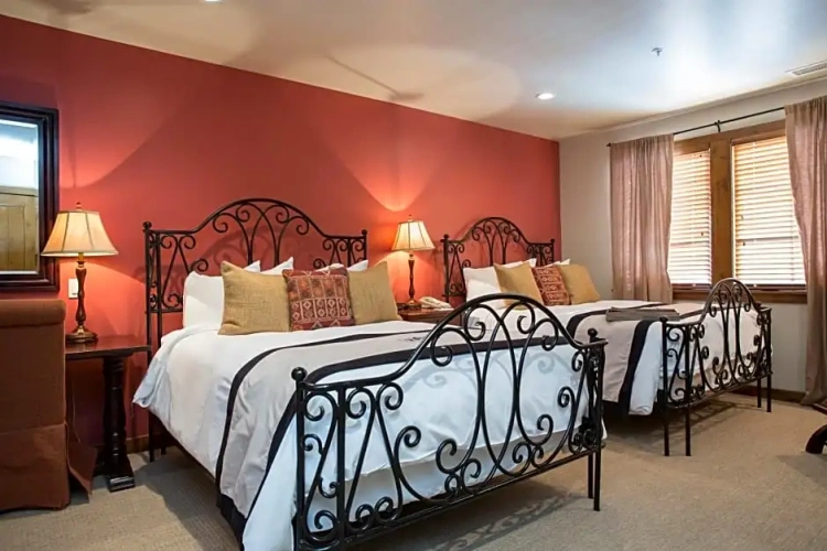 3 Bedrooms Apartment