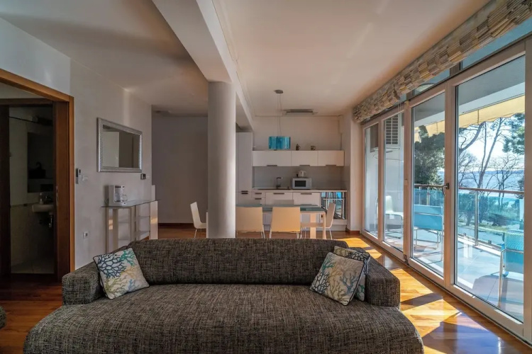 Apartment Kolovare