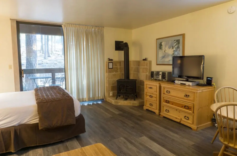3159 Aspen Grove