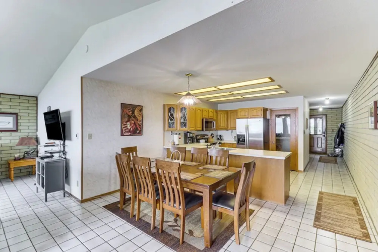 Flathead Lake Views: Scenic & Spacious Retreat!