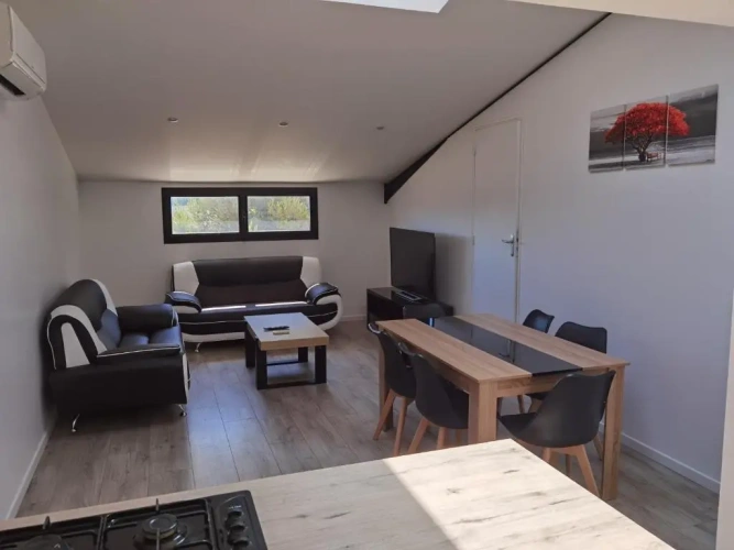 3 Bedrooms Apartment