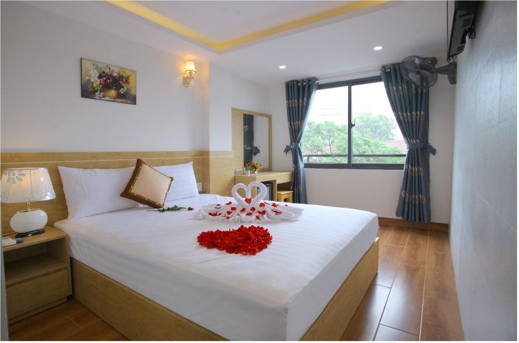 Deluxe Double room with city view