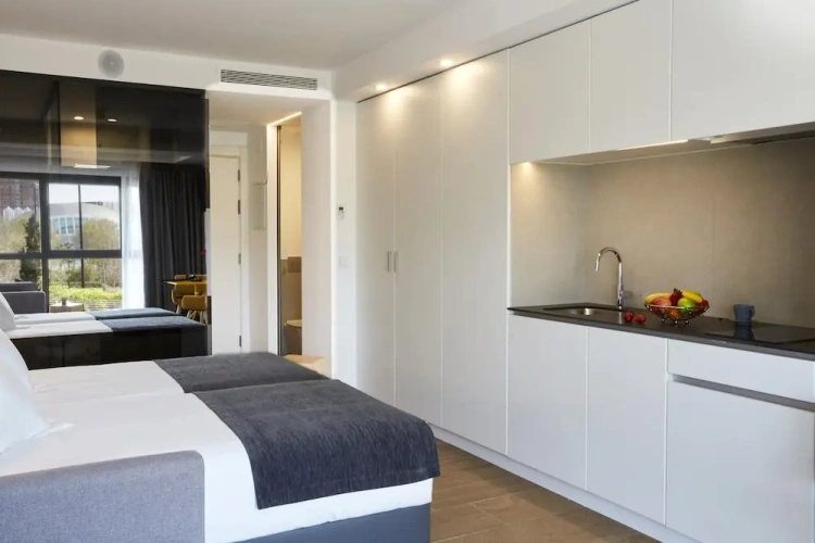 Standard Family room with park view
