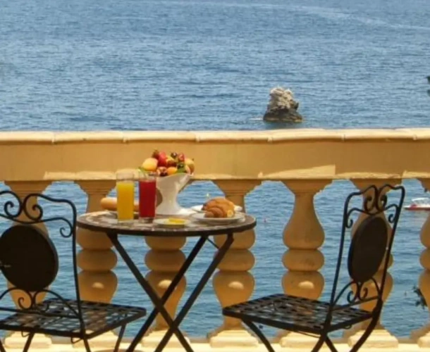 Comfort Double room with balcony and with sea view