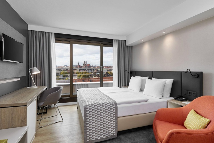 Standard Double room with city view