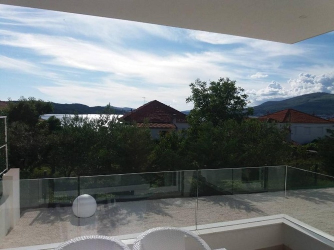 Apartment with sea view