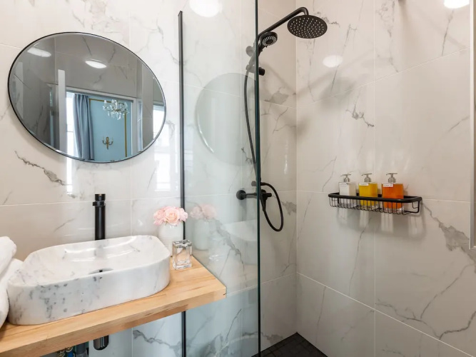 Luxury 2 Bedroom 2 Bathroom - Louvre