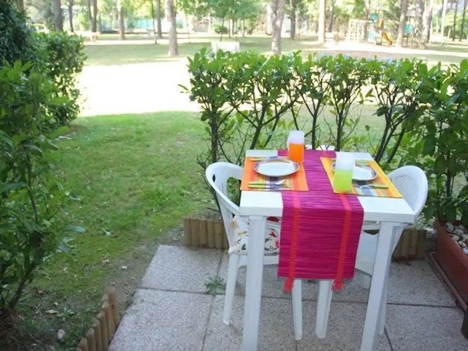 1 Bedroom Apartment with balcony and with garden view