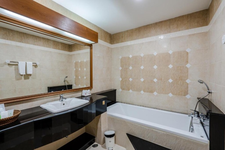 Deluxe Suite