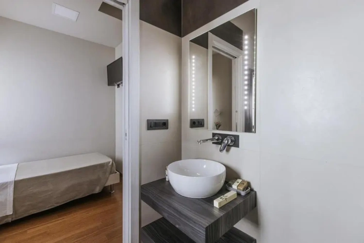 Standard Single room